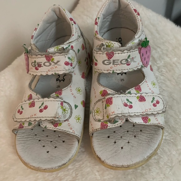 Geox Strawberry print sandals - Picture 3 of 5